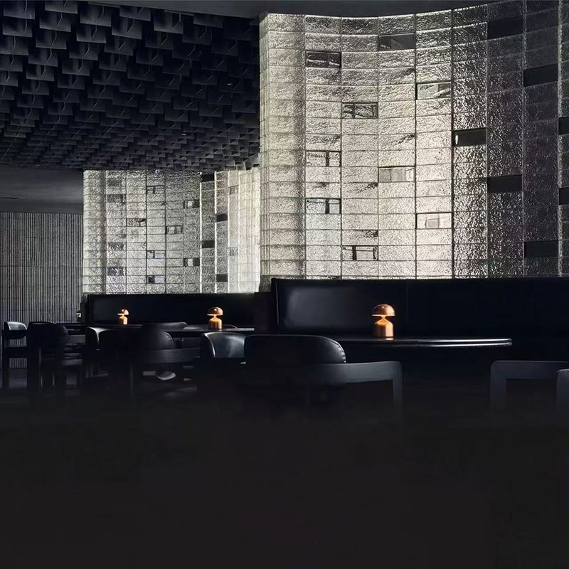 Muro divisorio in mattoni di cristallo del ristorante